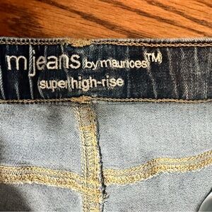 Skinny jean’s stretchy